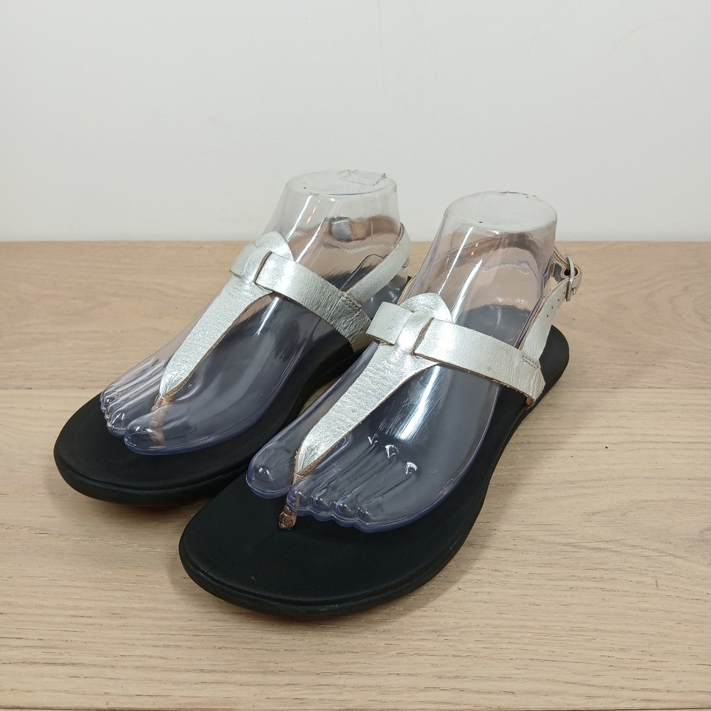 OluKai Silver Leather Thong Sandals with Black Footbed